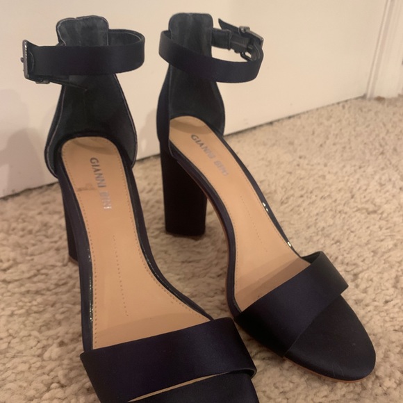 Heels - Picture 2 of 3